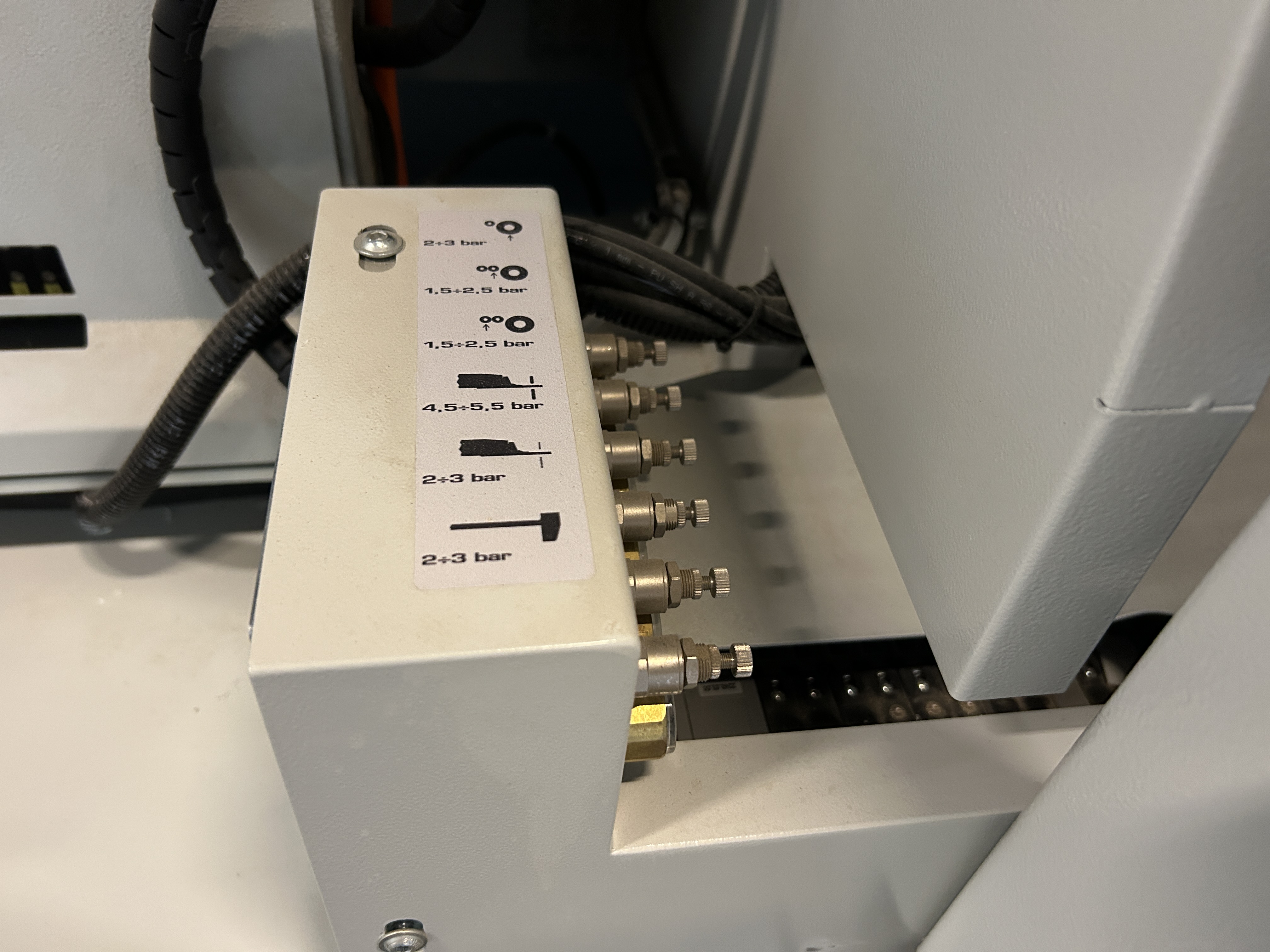 Biesse Akron 1445 B gebruikte Kantenaanlijmmachine
