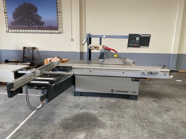 Altendorf F45 EvoDrive UNO 90 jong gebruikte formaatzaag