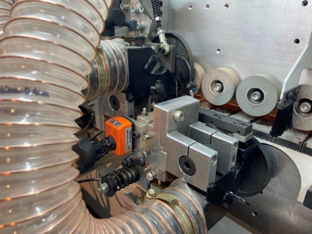 Biesse Akron 1130 gebruikte kantenaanlijmmachine Biesse Akron 1130 gebruikte kantenaanlijmmachine
