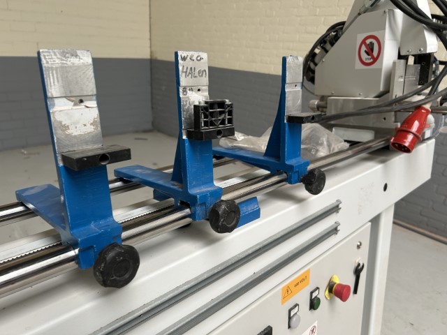 Omga TRF 527 NC gebruikte Dubbele verstekzaag