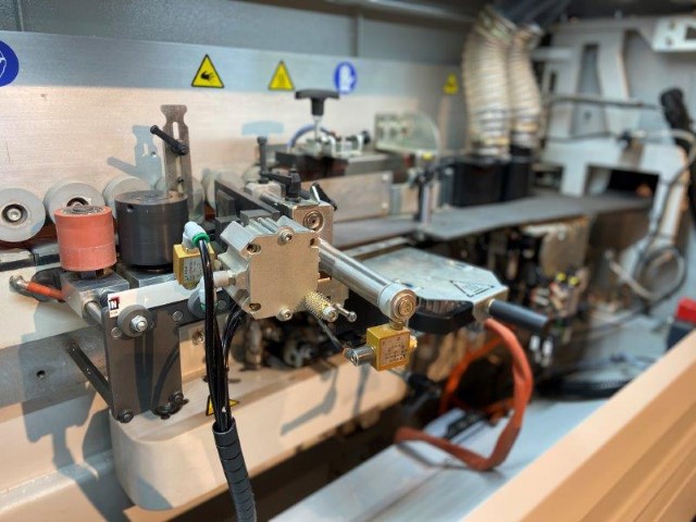 Biesse Akron 1130 gebruikte kantenaanlijmmachine Biesse Akron 1130 gebruikte kantenaanlijmmachine