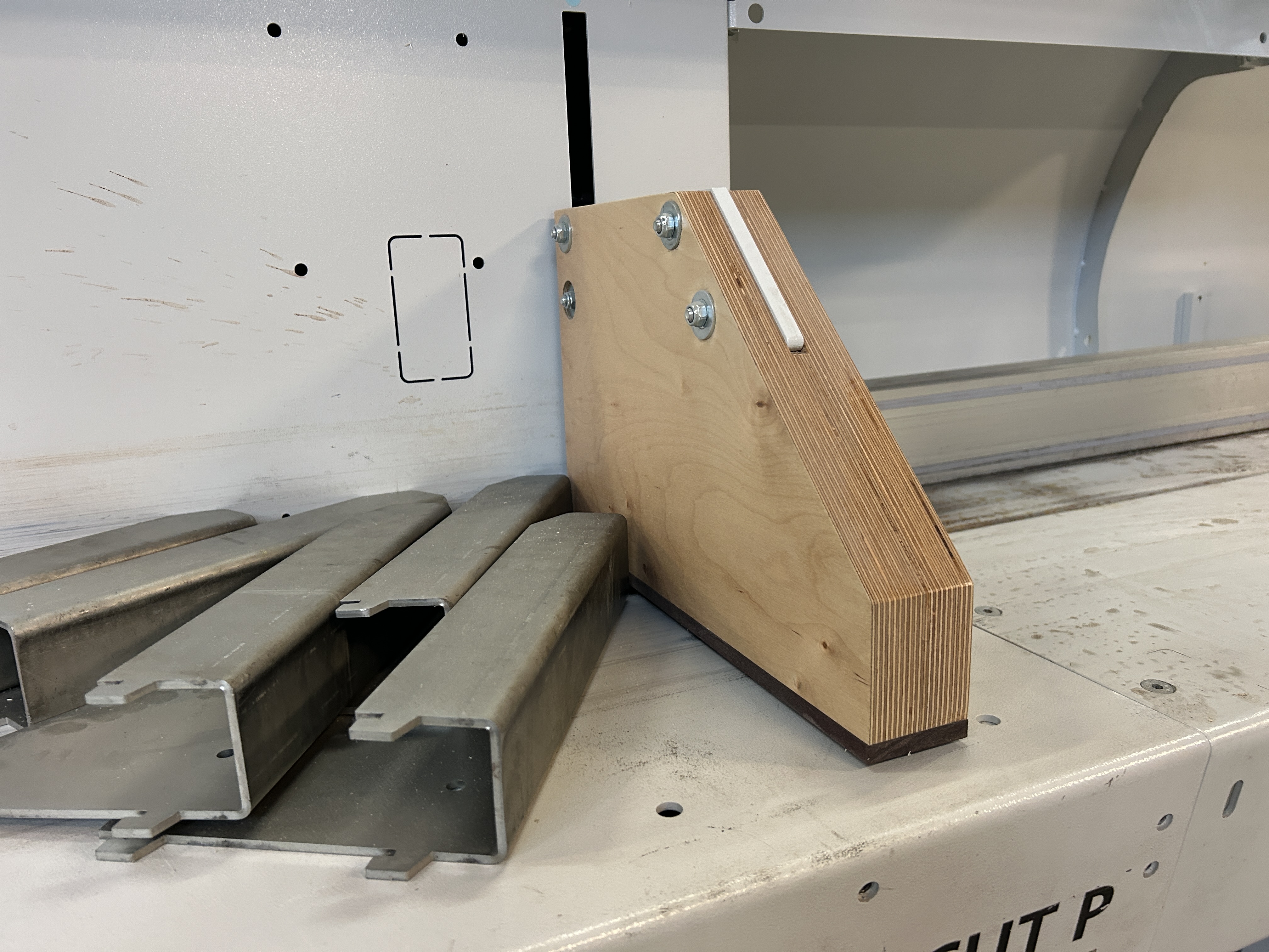 Weinig Dimter Unicut P gebruikte onderliggende afkortzaag