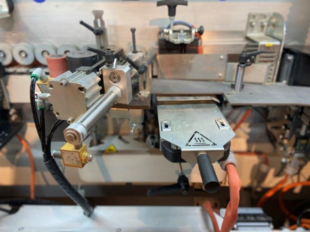 Biesse Akron 1130 gebruikte kantenaanlijmmachine Biesse Akron 1130 gebruikte kantenaanlijmmachine