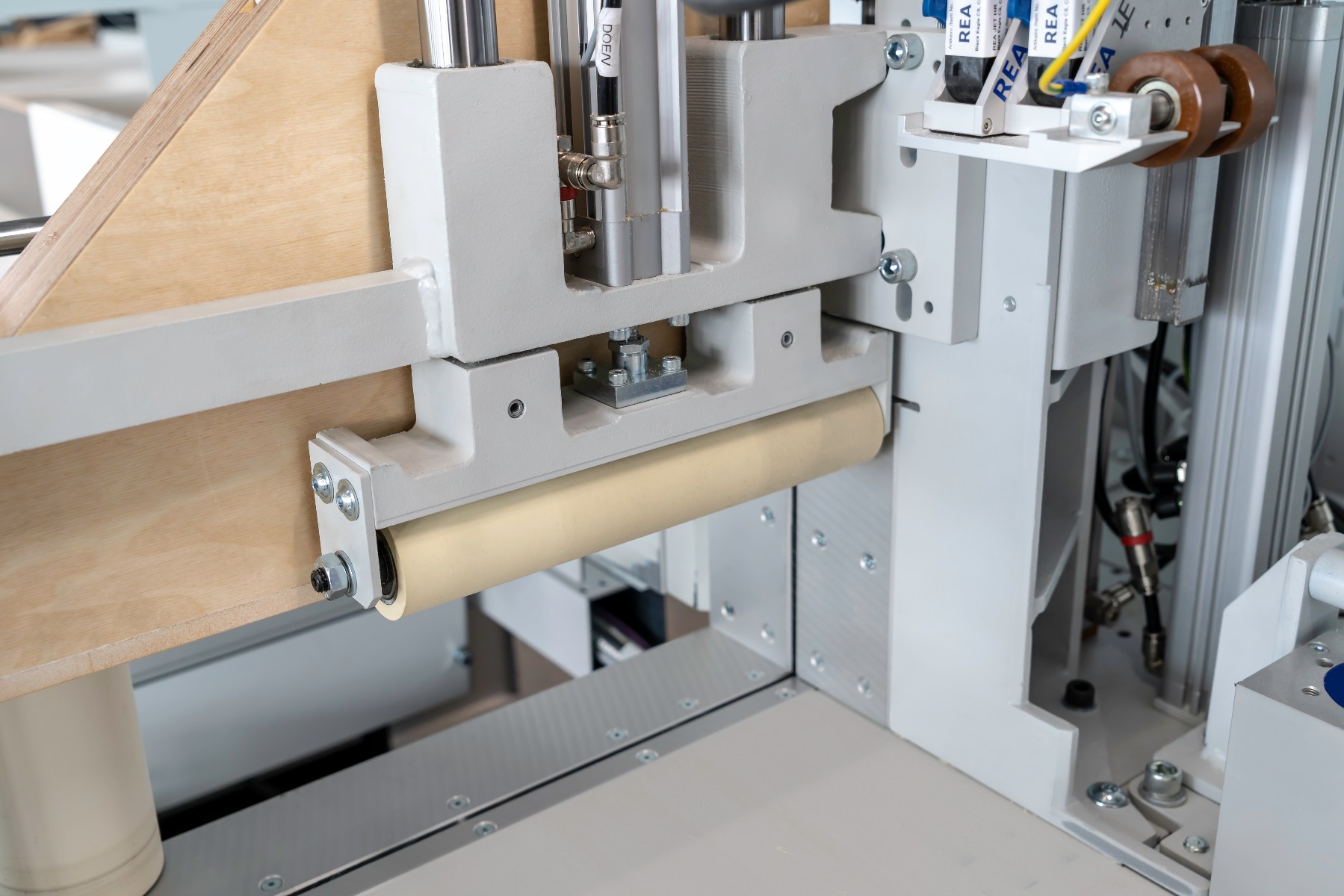 Weinig Dimter Opticut S90 Onderliggende afkortzaag Weinig Dimter Opticut S90 Onderliggende afkortzaag