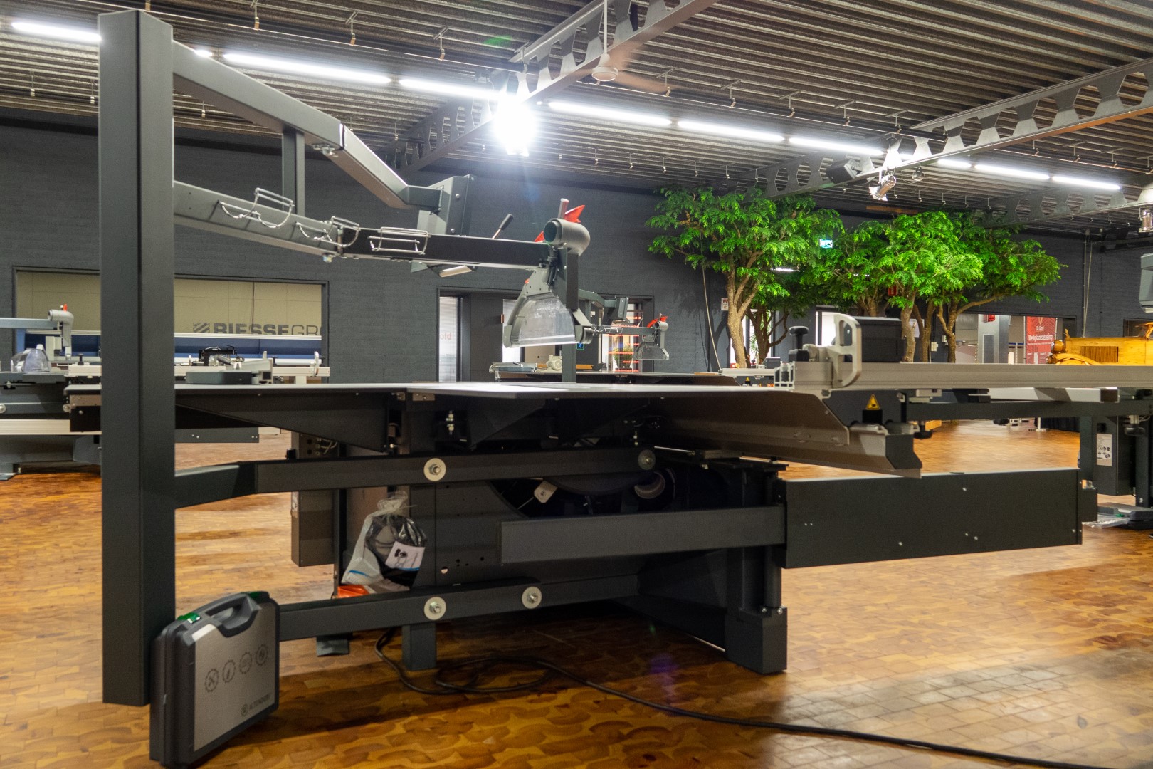 Altendorf F45 Hand Guard Digit L gebruikte formaatzaag