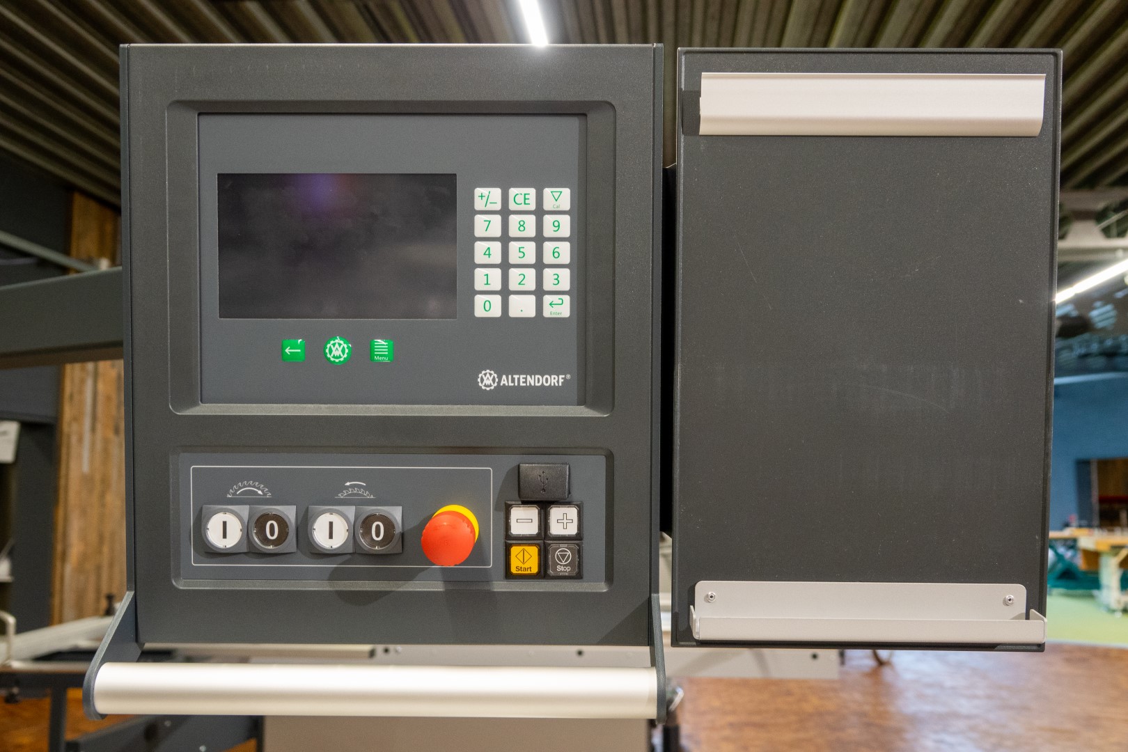 Altendorf F45 Hand Guard Digit L gebruikte formaatzaag