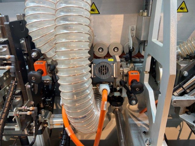 Biesse Akron 1130 gebruikte kantenaanlijmmachine Biesse Akron 1130 gebruikte kantenaanlijmmachine