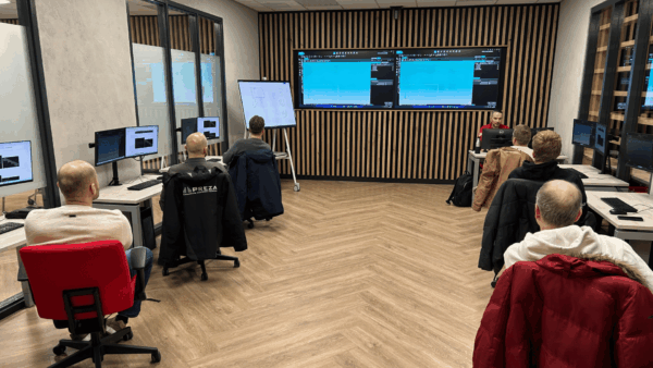 bNest training in de scholingsruimte van De Groot Bewerkingsmachines